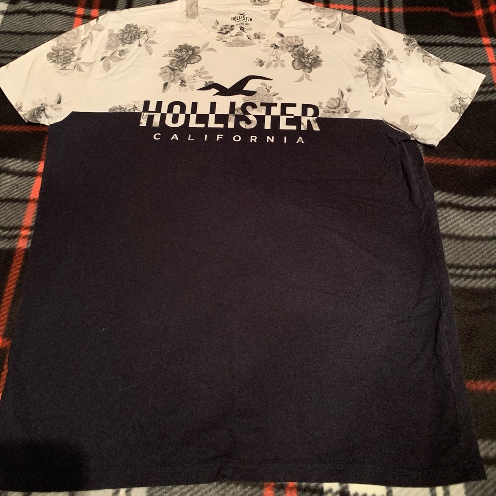 Black and White Floral Hollister T-shirt
